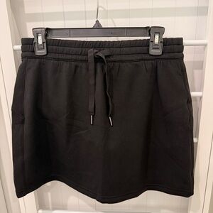 NWT SPANX AirEssentials Very Black Skort 14” Size Medium